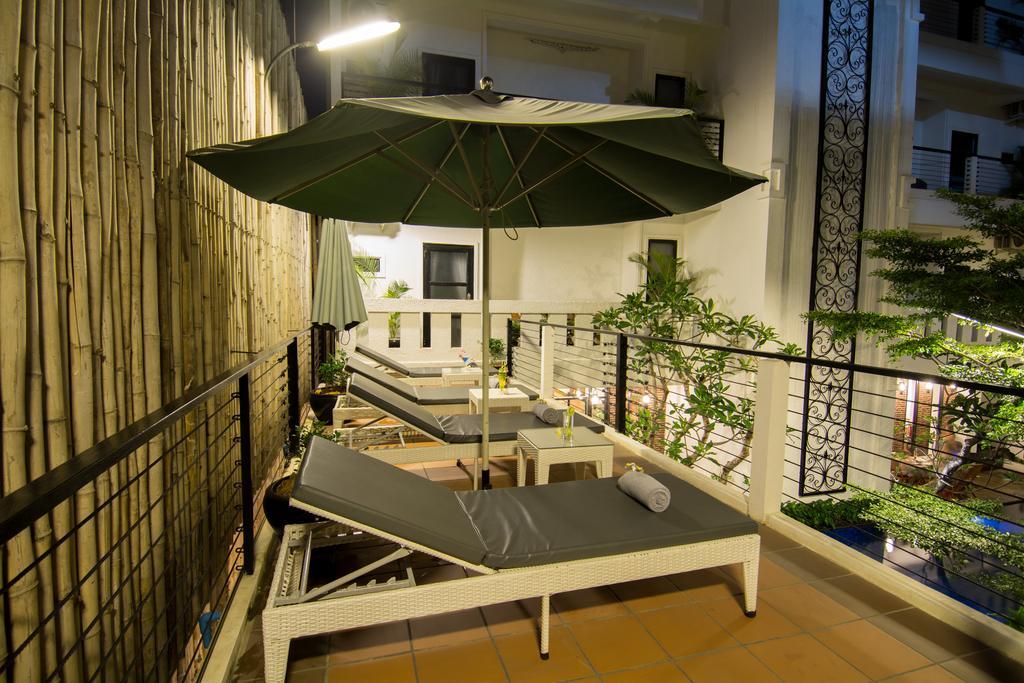 Double Leaf Boutique Hotel Phnom Penh Exterior photo